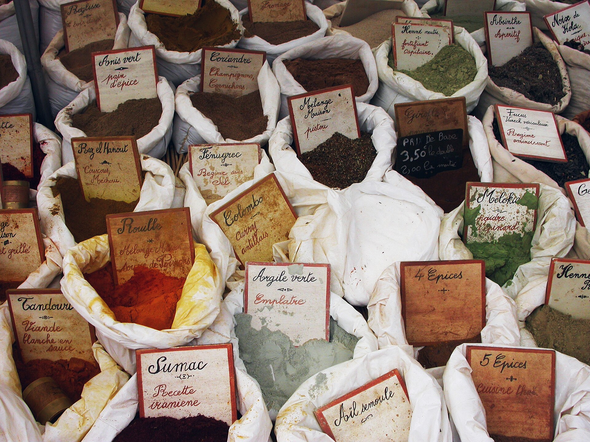 Épices au marché